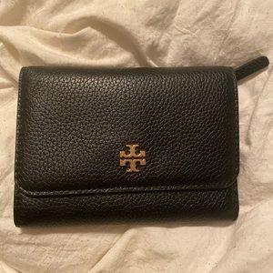 Black tory burch wallet